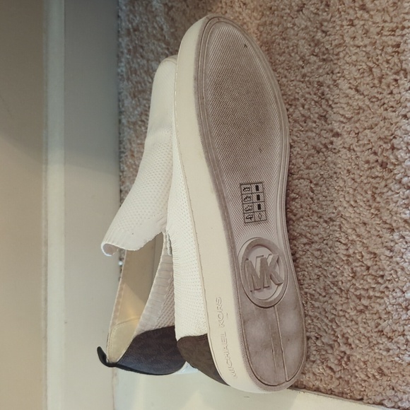White canvas signature Michael Kors slip-on tennis shoes -sz 10 - Picture 5 of 7